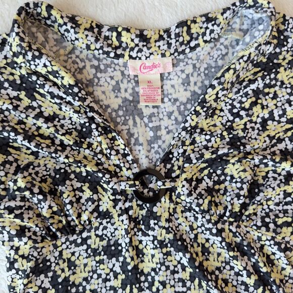 Candie's Floral Print V-Neck Top with Buckle Detail \ Y2K Vintage Candie's Top - Picture 9 of 10